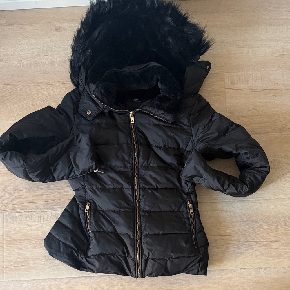Zara Black Puffer Jacket with Faux Fur Trim Hoodie Small Women’s Jacksts
